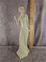 ROYAL DOULTON APERITIF HN 2998 FIGURINE 1988