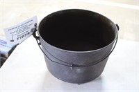 Cast Iron Footed Kettle w/ Handle
