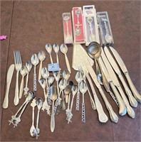 ASSORTED SILVERPLATE AND STAINLESS SPOONS,