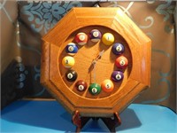 Horloge en Bois Vintage Boules de Billard