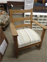 Antique Oak  Rocking Chair w/ Padded Seat!