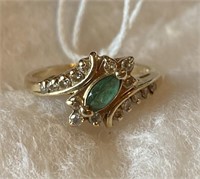 Aprroximately 1/2ct diamond & 1/2ct emerald ring