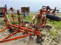 JI CASE CULTIVATOR C/W FARM KING HARROWS