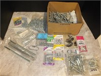 ASSORTMENT OF SCREWS & OTHER HARDWARE