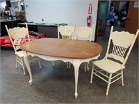 FRENCH PROVINCIAL DINING TABLE & 4 CHAIRS