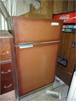 Vintage Brown Fridge with Freezer – Not Tested