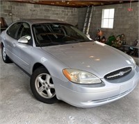 2002 Ford Taurus Sedan LOW MILES!