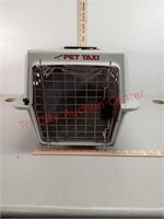 > Pet Taxi medium size