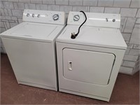 2x Whirlpool washer and dryer matching set