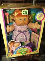 VINTAGE CABBAGE PATCH DOLL IN BOX