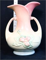 Vintage Hull W8 7 1/2in 2 handle vase