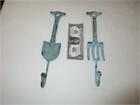 Shovel and pitchfork hanging hooks -metal