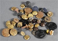 COLLECTION OF MILITARY BUTTONS