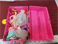 Barbie case and  clothes 60s and 70s