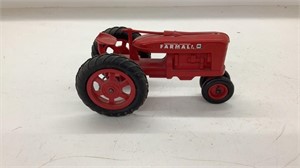 1/16 scale, Farmall plastic tractor
