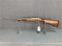140. Ruger 10/22 Rifle, .22LR, Deluxe Checkering,