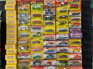 Large lot of Matchbox cars