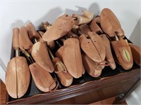 14 (7 pairs) Wooden Shoe Trees - S