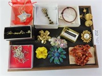 Tray Lot of Vintage Jewelry, 20+