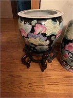 Large pot on stand, Chinese pattern with lily pads