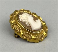 Gold Tone Cameo Pin.