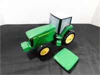 John Deere tractor bank??jar