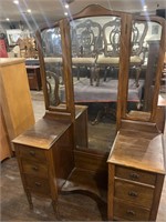 ANTIQUE VANITY