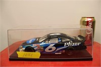 1:24 scale race car