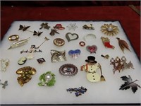 Showcase of Vintage pins & Broaches collection.