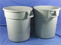 2 plastic garbage bins without covers
