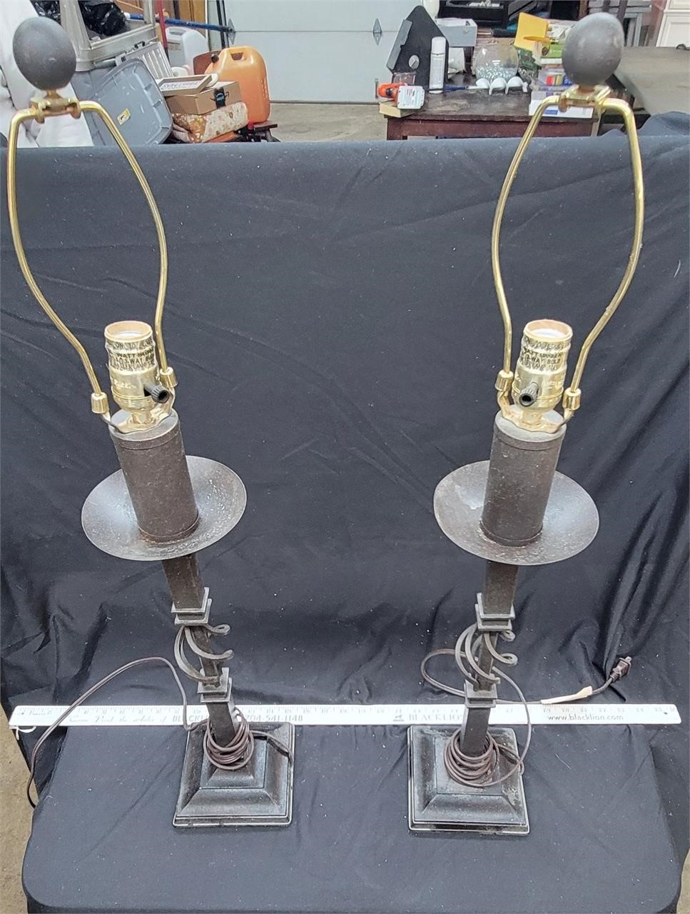 2 Metal Lamps