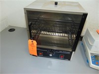 QL incubator, model 10-140