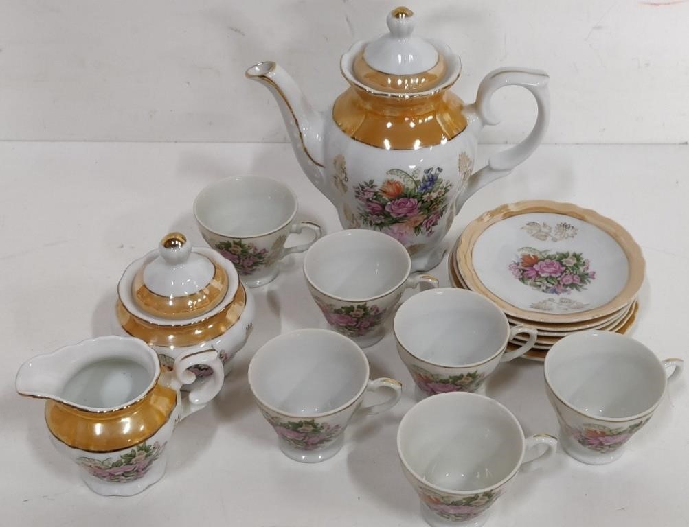 Vintage 17 Piece Gold Crown Japan Tea Set