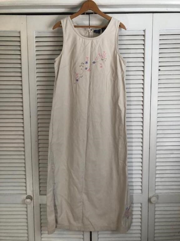 VINTAGE CLOTHING AUCTION - ENDING 7/7/2024