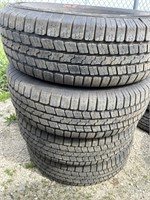 Set of 4 Goodyear wrangler SRA tires P265/70R17