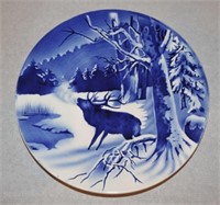 Villeroy & Bach blue & white elk plate, 10 1/2"