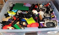 BOX OF BUILDING BLOCKS AND LEGO