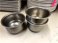 SMALL STAINLESS STEEL MIXING BOWLS