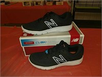 New men's New Balance walking tennis shoes,