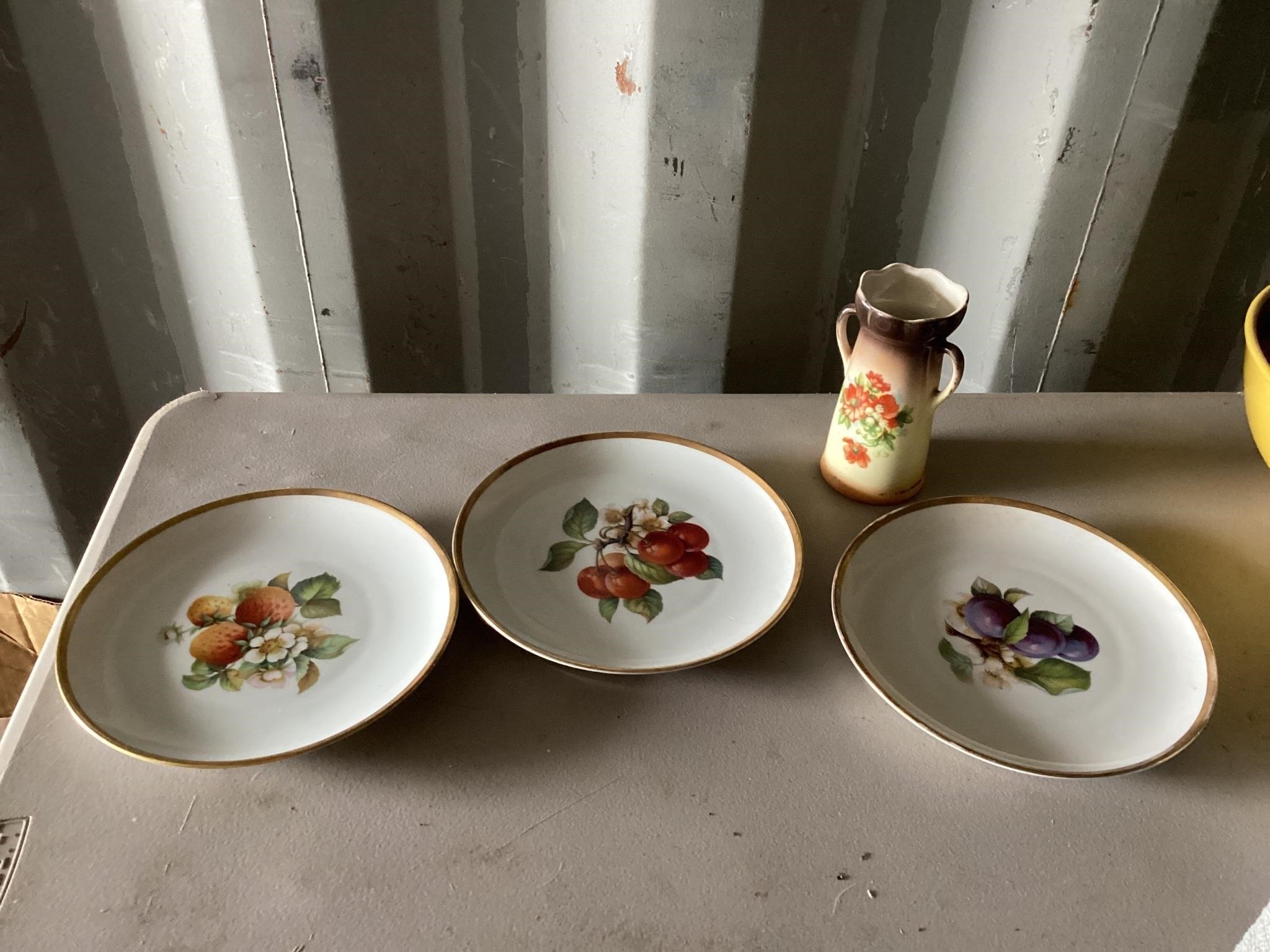 3-HUTSCHENEUTHER FRUIT PLATES