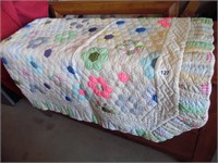 PATCHWORK QUILT WITH FLOWERS