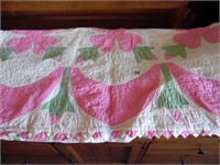 FLOWER PATTERN QUILT, PINK AND WHITE, GREEN