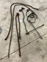 Miscellaneous chain pieces and tire iron