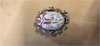 BEAUTIFUL FLOWER CAMEO BROOCH