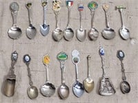 (18) Piece Spoon Collection