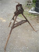 Tripod Pipe Vise