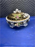 Fancy Victorian bowl comes with lid