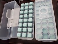 2 silicone Ice Cube Tray w Lids & Storage Bin