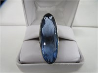 LADIES STERLING RING SET W/ BLUE OVAL CUT STONE