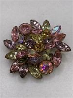 PRETTY! WEISS GLASS STONE BROOCH